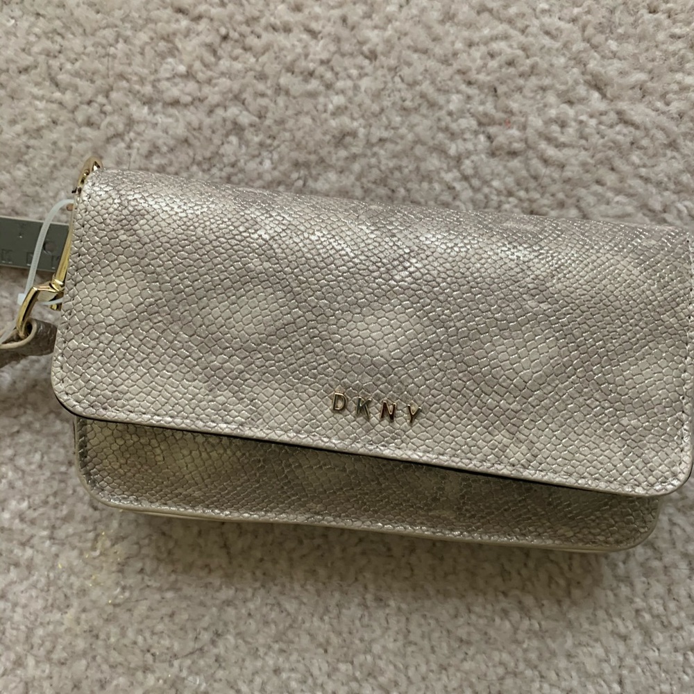 Metallic Snake-Embossed Convertible… - Picture 6 of 9